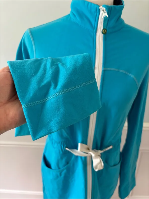 Lululemon Yohari Zip Front Jacket 10 Blue Mock Neck Tie Waist Sweatshirt Top - Image 4