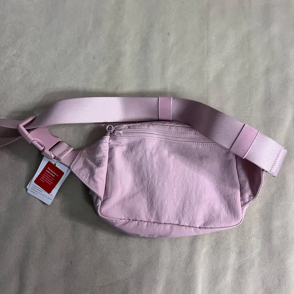 Lululemon Everywhere Belt Bag Large 2L Pink NWT 🌸🎀✨ - Image 8