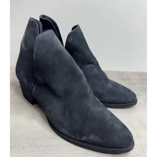 Free People Flat Grey Suede Pointed Toe Cutout Ankle Boots Size 39EU - Image 3