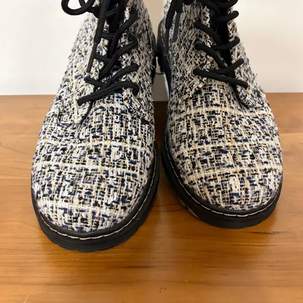 Torrid Navy Cream Tweed Combat Boots Wide Width 11WW Side Zip‎ Lug Sole 18827296 - Image 4
