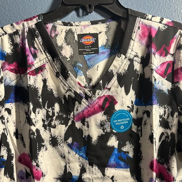 Dickies Multicolor Abstract Scrub Top Sz Large. NWT - Image 8