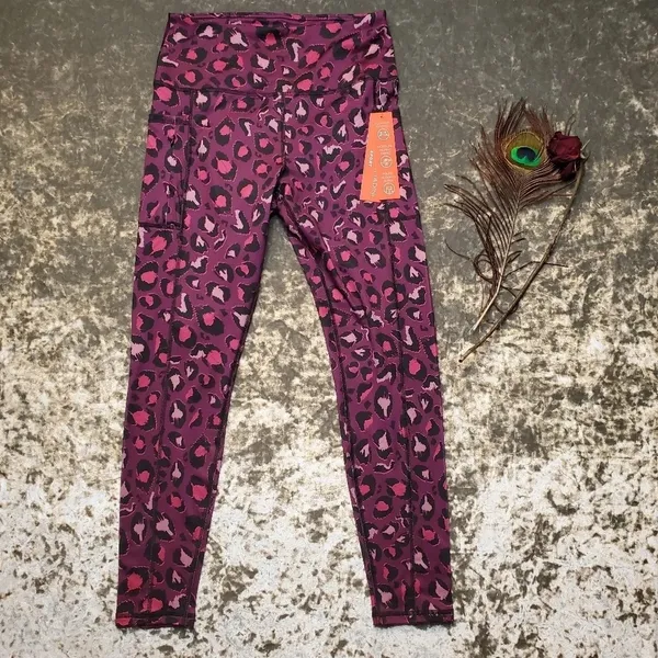 Adrienne Vittadini Leopard Workout Set‎ - Image 6