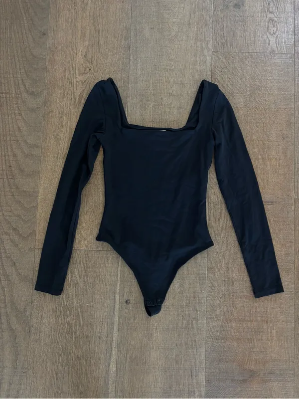 babaton aritzia square neck long sleeve bodysuit - Image 2