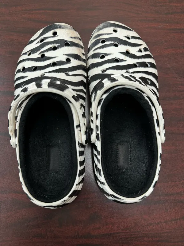 Crocs Zebra Print Lined Clogs Size Womens 9 - Image 3