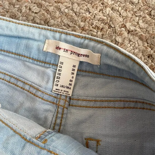 Life in progress‎ Jean Shorts size 26 - Image 3