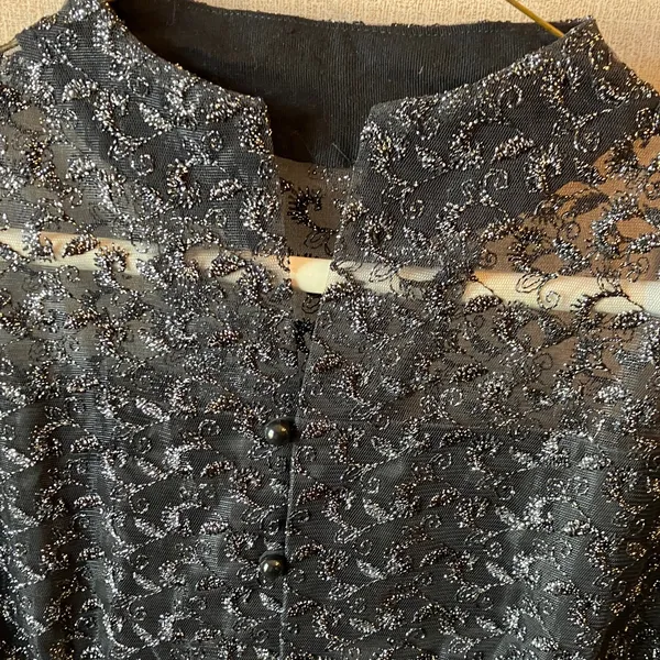 FINAL MARKDOWN , INTRICATELY detailed ladies blouse - Image 11