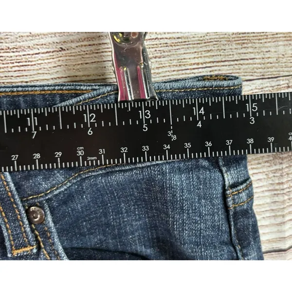 Levi’s Mid Rise Skinny Jeans Women's Size 8M Medium Wash Blue Great Condition‎ - Image 8