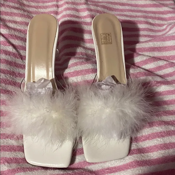 SheIn Elegant White Feathered Women's Heels Size 39 New - Image 4