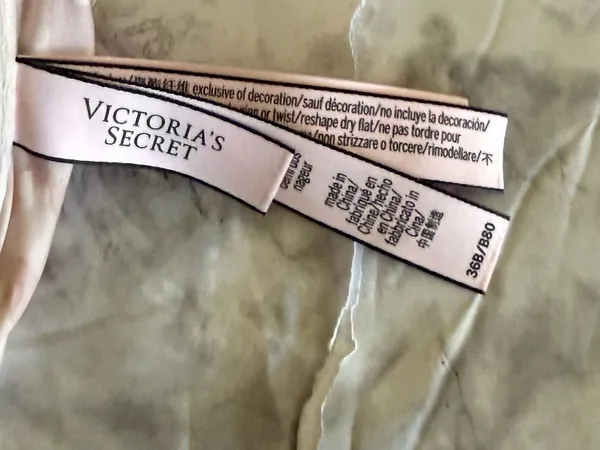 NWOT Victoria Secret Women’s Pink Leopard print Bra - Image 4