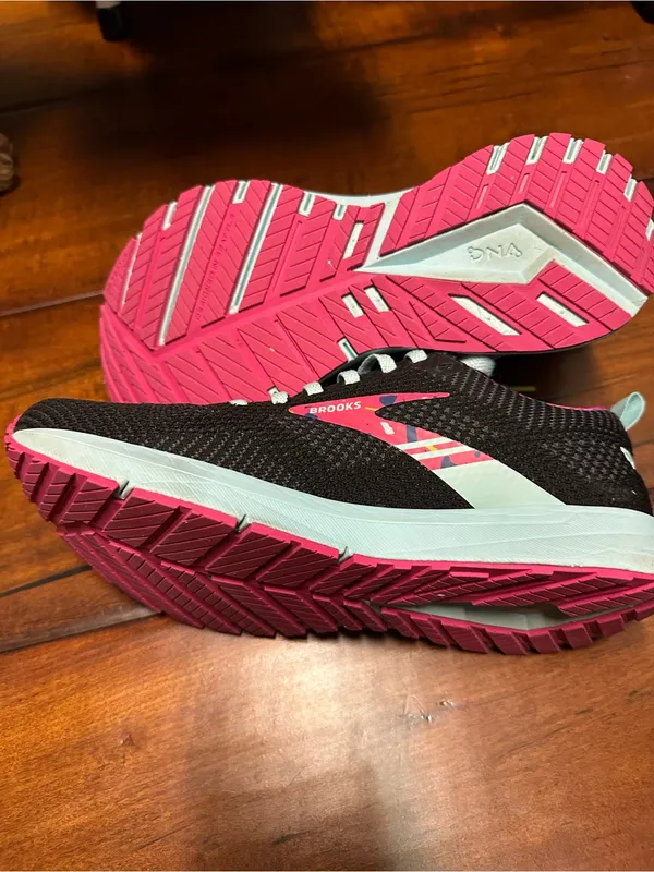 Brooks Revel Sneakers - Image 5