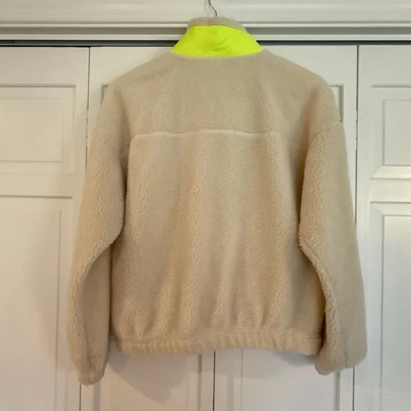 Old Navy snap front flurry crop Sherpa jacket size M - Image 7