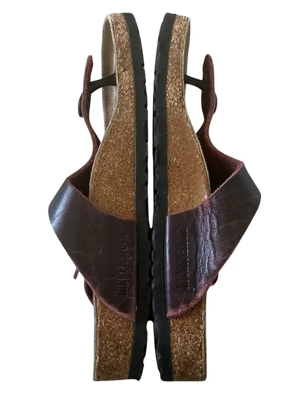 Birkenstock Gizeh brown oiled leather t-strap women’s sandals size 40/9 - Image 3
