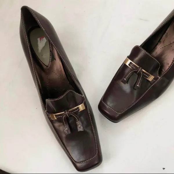 Vintage Brown Gold Leather Square Toe Bow Tassel loafers flats preppy academia office siren Size 9 Measurements in pics - Image 2