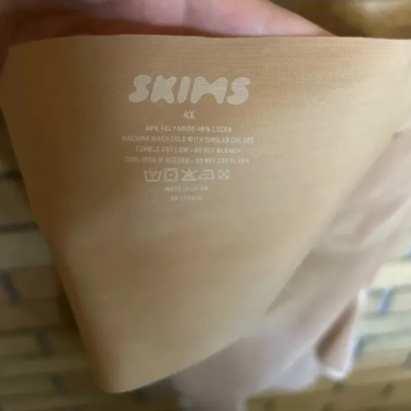 NWT SKIMS Barely There Shapewear Silky Bodysuit Open Back Thong Clay Size 4X - Image 5