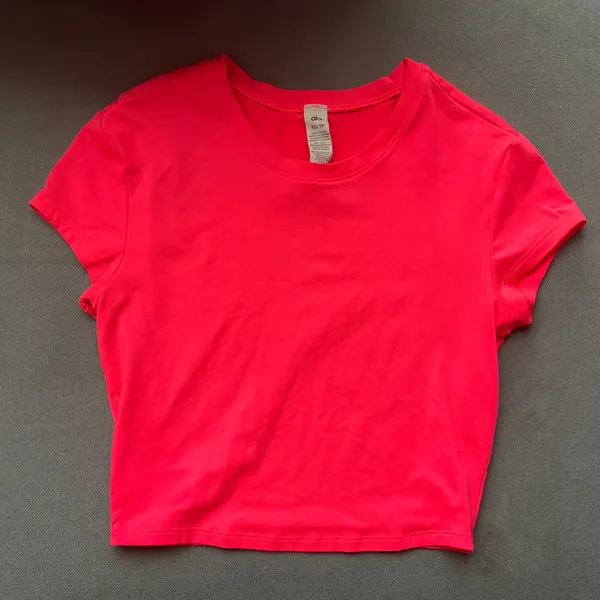 Alo Yoga Alosoft Crop Finesse Short Sleeve Fluorescent Pink Coral XS - Image 2