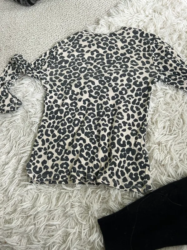 Nordstrom Leopard Print Longsleeve - Image 2