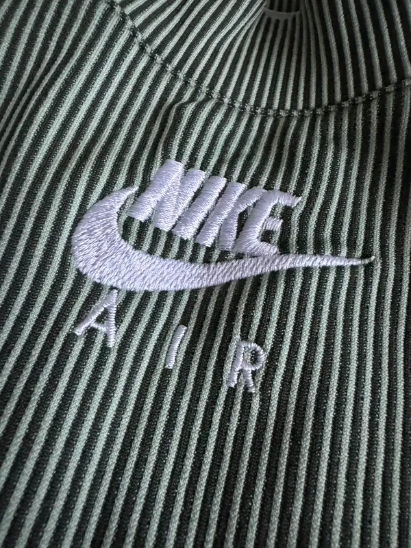 Nike Air Cropped Workout Tank - Image 2