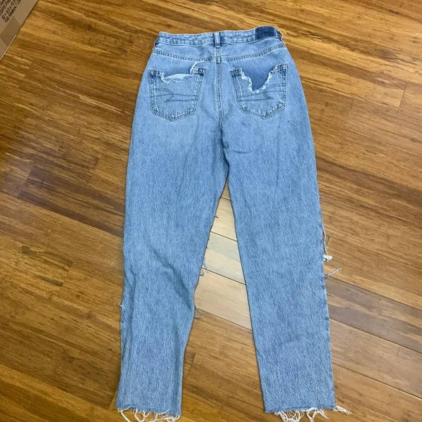 American Eagle Mom Jeans Womens Size 4 Distressed‎ Ripped Frayed Hem Denim Blue - Image 4