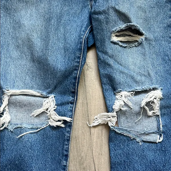 Levi's Relaxed Ripped Blue Denim Jeans - Image 4