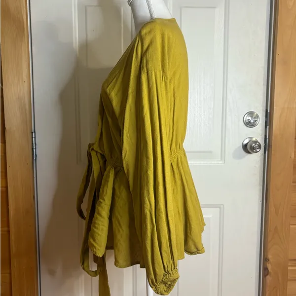 Free People Mustard One Tie Wrap Kimono size Small - Image 3