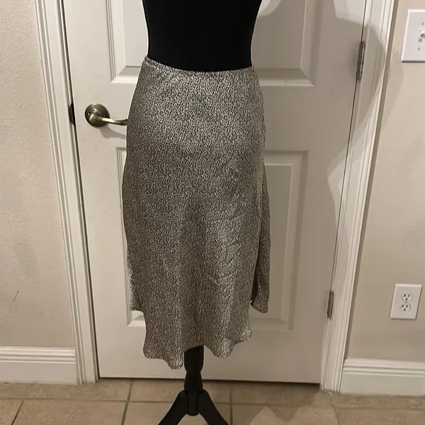 SIENNA SKY size small cheetah print skirt - Image 4