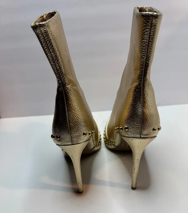 Womens Gold Heeled Boots Size 6.5 - Image 4