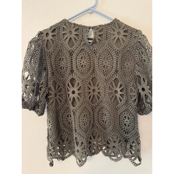 Ultra pink olive green crochet lace puff sleeve top floral pattern women medium - Image 3