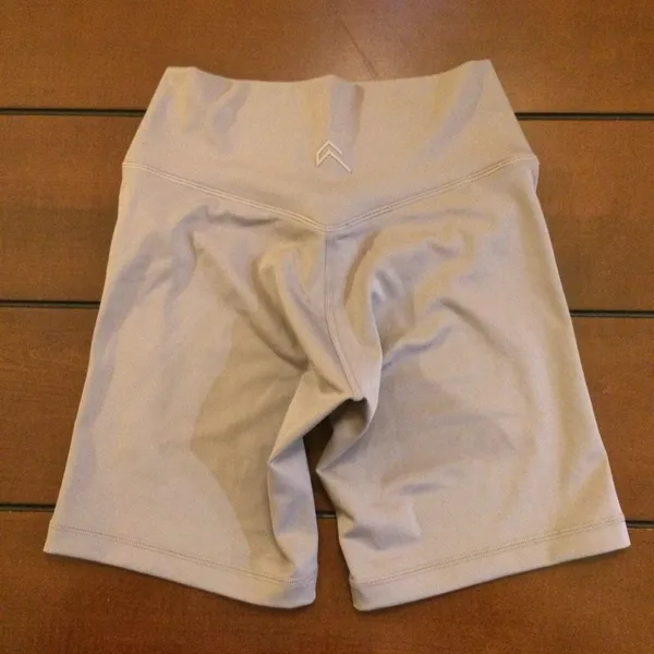 NWT Oner Active timeless high waisted shorts minky medium Tan - Image 3