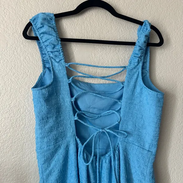 ASTR The Label Crinkle Shoulder Midi Dress with Slit Blue Size Large - Image 3
