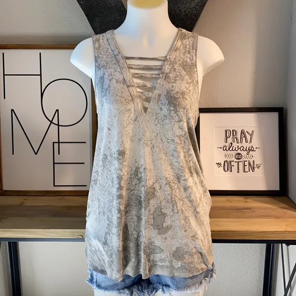 AMERICAN EAGLE  Top Size Medium - Image 2
