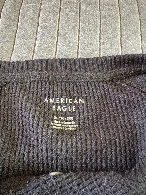 American Eagle Outfitters Sweater - Image 3