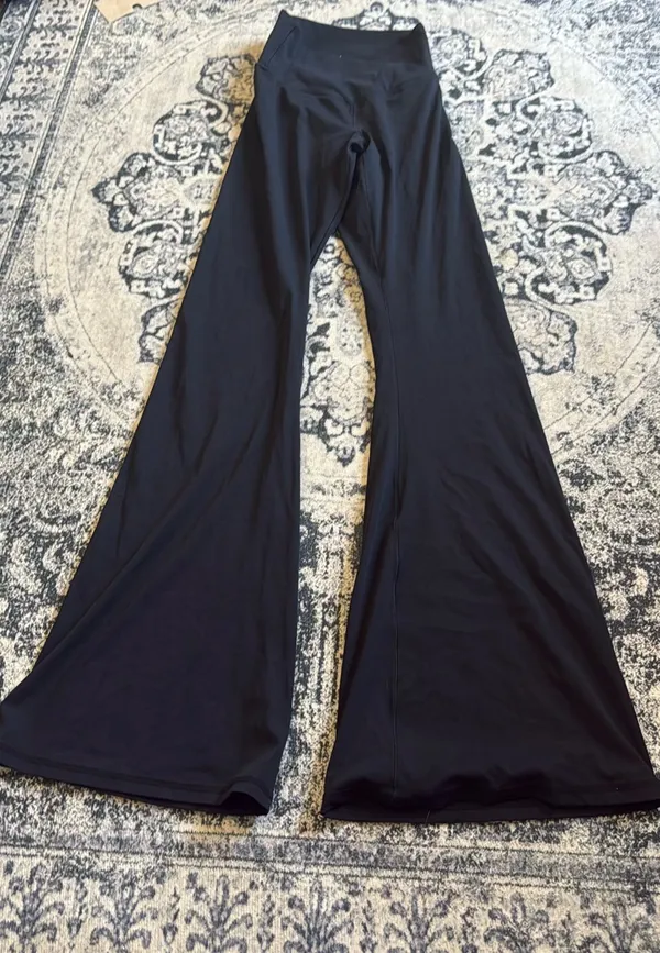 Shein Flare Leggings - Image 2