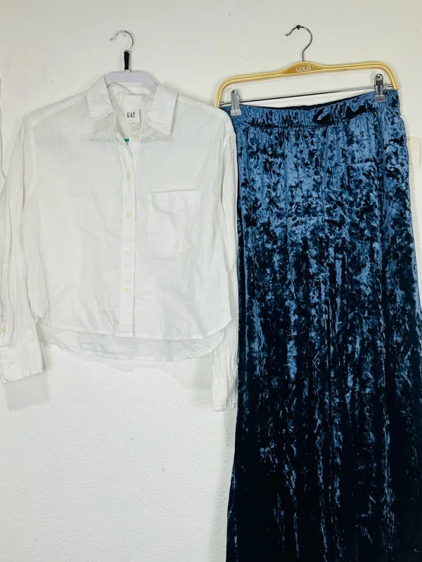 A New Day Women’s 2-Piece Outfit Set GAP Shirt & Velvet Wide Leg Pants Size Small - Image 8