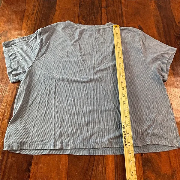 American Eagle Soft & Sexy Rib Blue V-Neck Short Sleeve Crop T-Shirt Large - Image 6