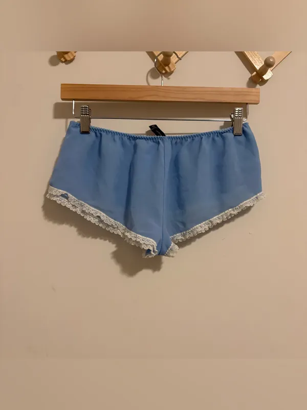Victoria's Secret Blue and White Lace Trim Sleep Shorts size Small - Image 5