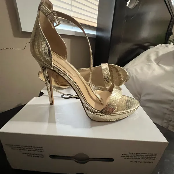 Aldo Gold Pattern Platform Madalene Strappy Sandals, Size 8 - EUC w. Box - Image 4