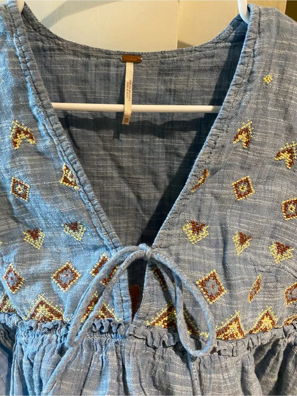 Free People Blue Embroidered Peasant Blouse, size Xs - Image 4