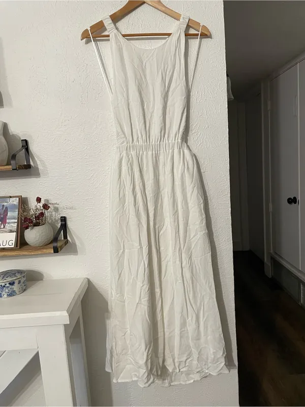 NWT Vici White White Linen Blend Open back Midi Dress Cutout Waist Medium - Image 3