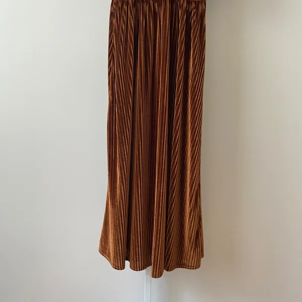 Roman style Pleated Moody MobWife V-Neck Velvet Maxi Dress Small Brown - Image 3