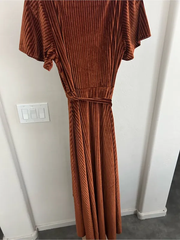 Baltic Born Andi Velvet Maxi Dress in Copper Medium Family Photos Holiday Dress - Image 5