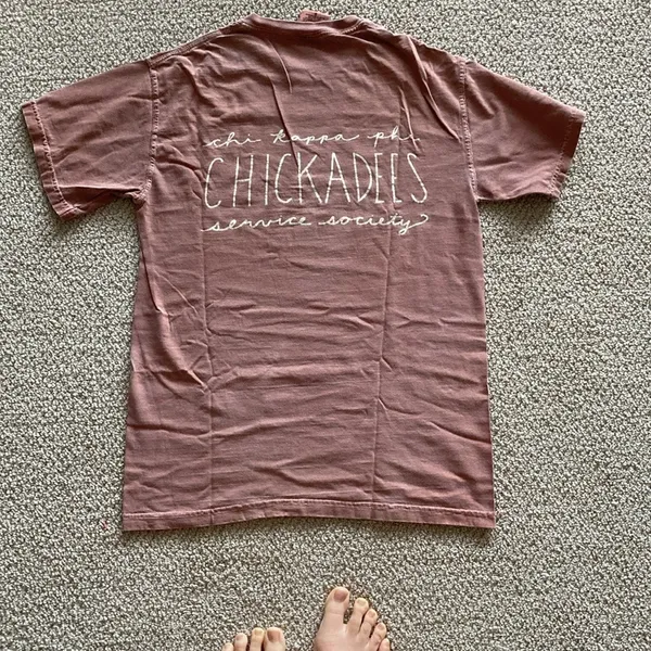 Comfort Colors Chi Kappa Phi Chickadees T-Shirt Bow Size Small Yam Brown EUC - Image 6