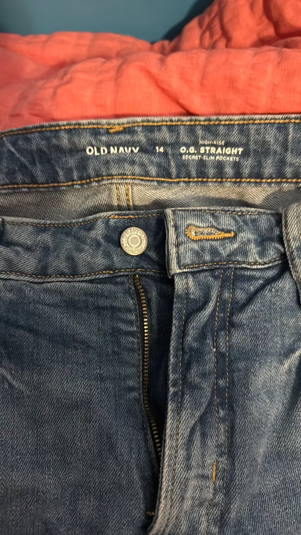 Old navy jeans - Image 2