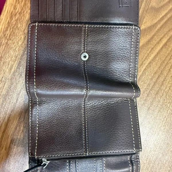 VTG Fossil Brown Buckle Leather Wallet with Stitching - Image 9