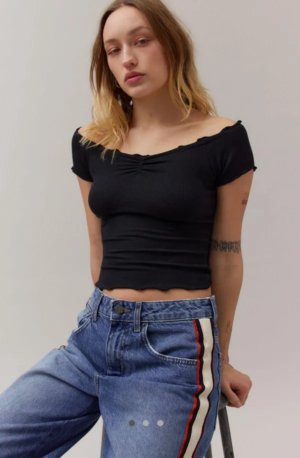 Michelle off the shoulder top NEVER WORN - Image 4