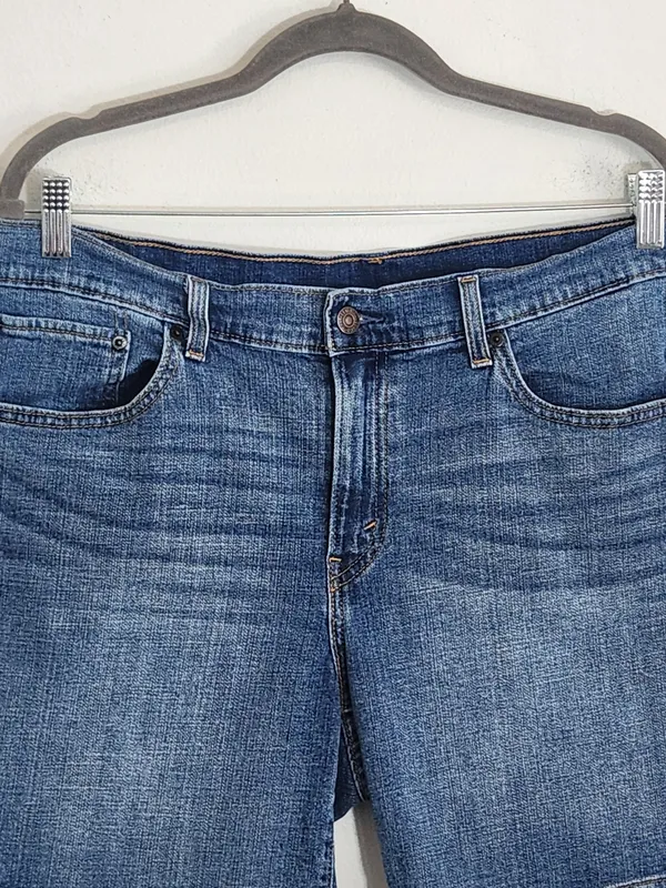 Levi's Womens Medium Wash Denim Jean Shorts Size 33 - Image 2