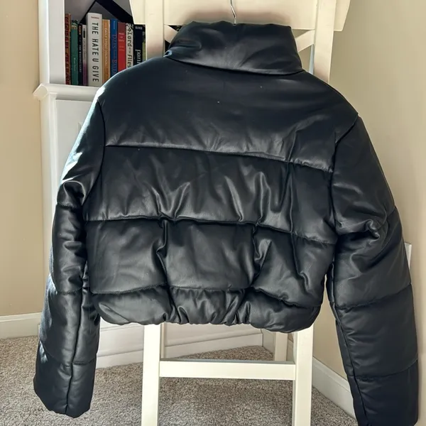 Cropped Puffer Coat - Image 4
