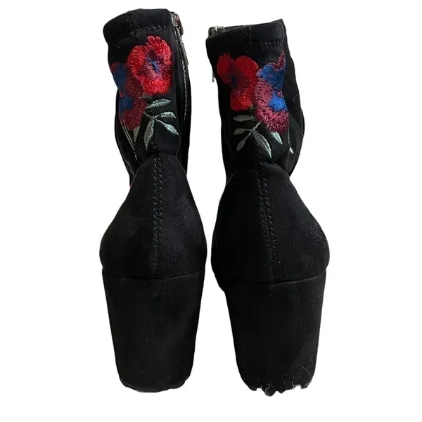 Rampage Itsie Black Faux Suede Floral Embroidered Chunky Block Heel Boots Sz 7.5 - Image 4