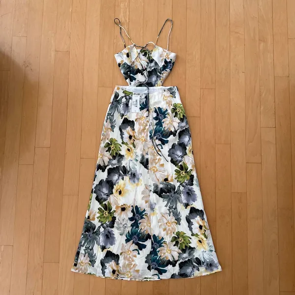 Petal and Pup Jayne White and green floral maxi dress - Image 4