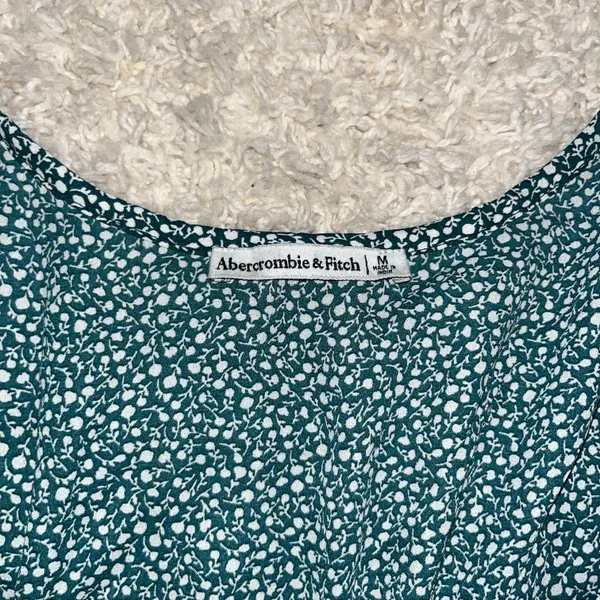 Abercrombie And Fitch Green Floral Long Sleeve Smocked Blouse Medium - Image 3