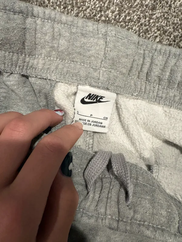 Grey Nike kids boys cuffed sweatpants - Image 5
